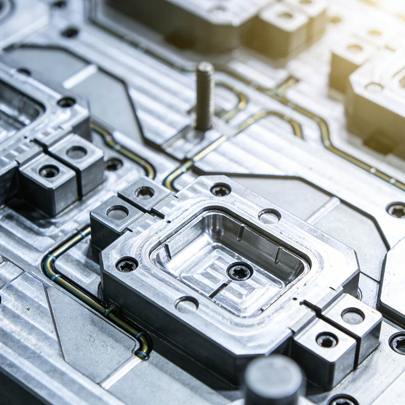 Moldes de precisión para componentes estructurales de pequeños electrodomésticos.